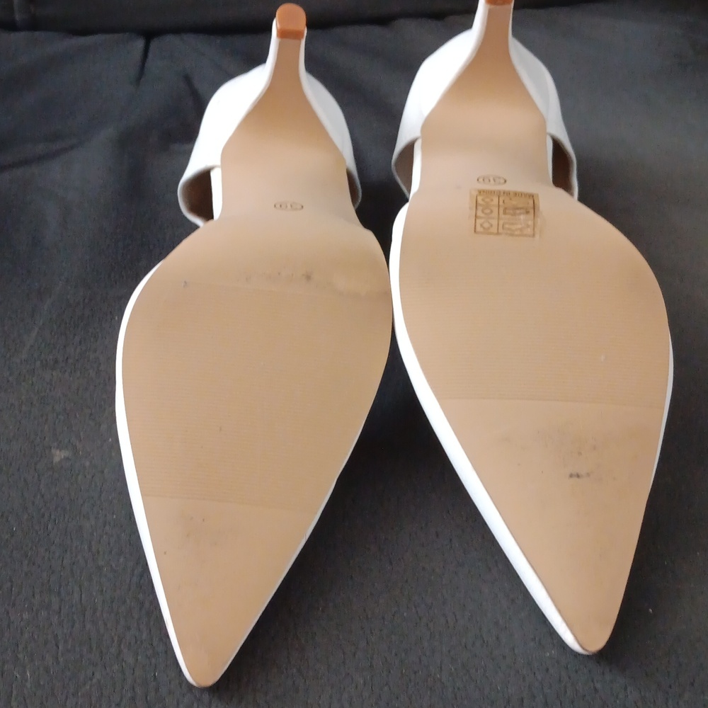 Pointy Toed  Shoes - Picture 3 of 3